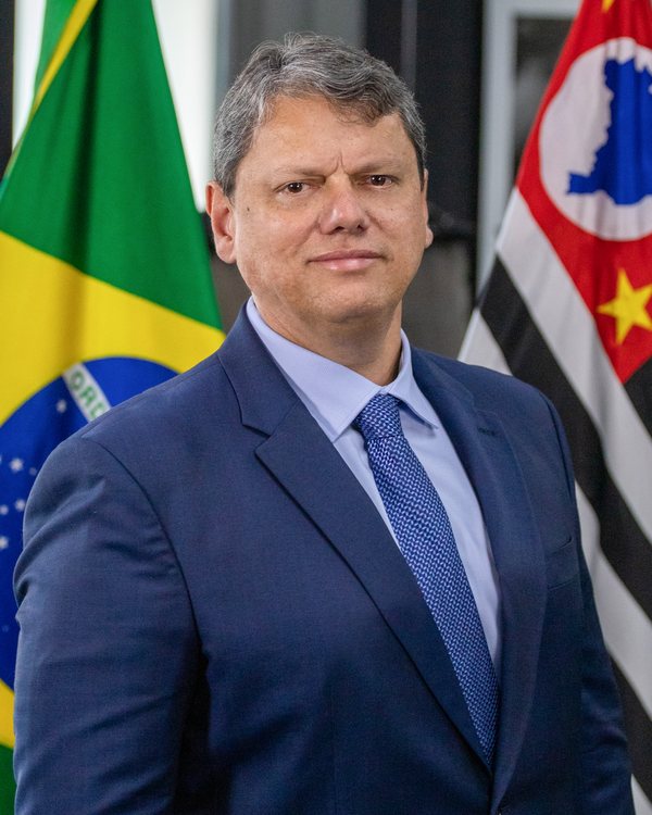 Retrato de Tarcísio de Freitas